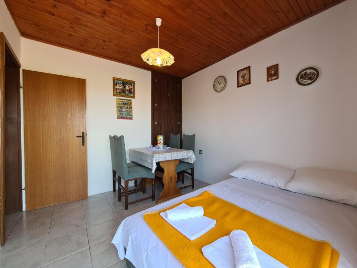 Apartments Zlatko 1397 Štinjan Екстериор снимка