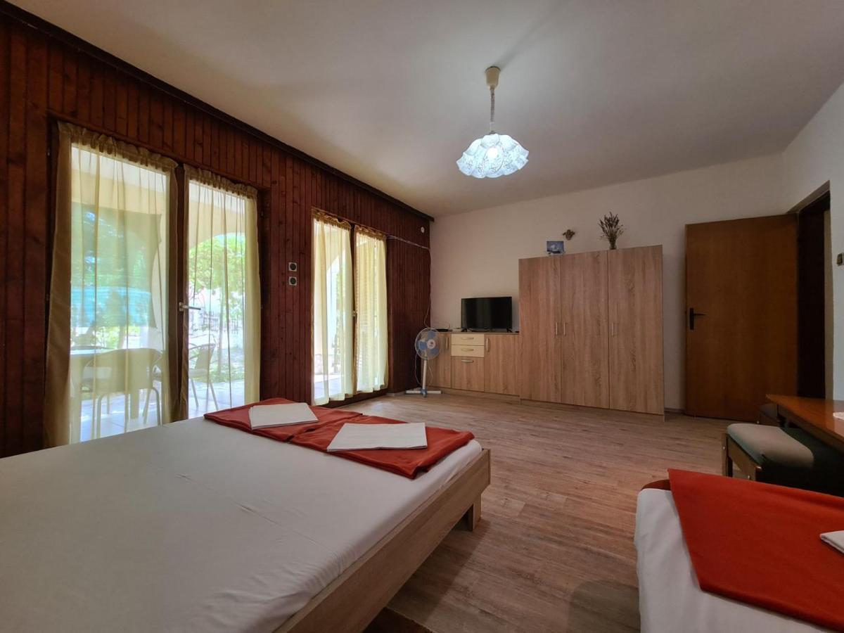Apartments Zlatko 1397 Štinjan Екстериор снимка