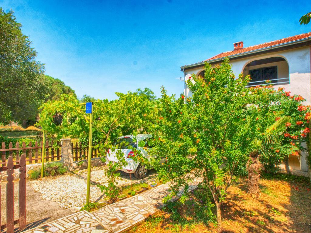 Apartments Zlatko 1397 Štinjan Екстериор снимка