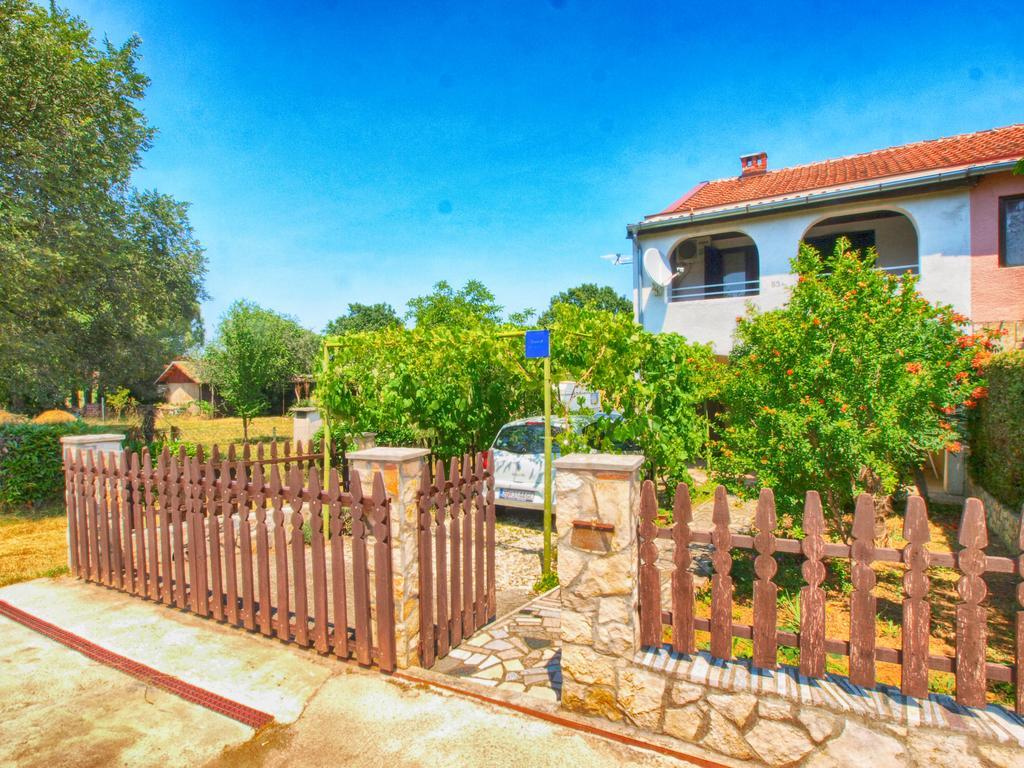 Apartments Zlatko 1397 Štinjan Екстериор снимка